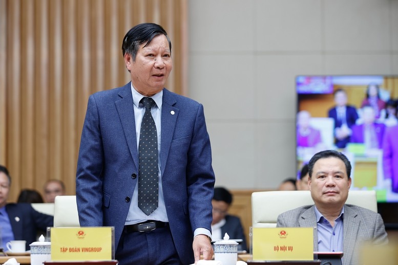 Đại diện Tập đoàn Vingroup phát biểu tại hội nghị - Ảnh: VGP/Nhật Bắc Đại diện Tập đoàn Vingroup phát biểu tại hội nghị - Ảnh: VGP/Nhật Bắc
