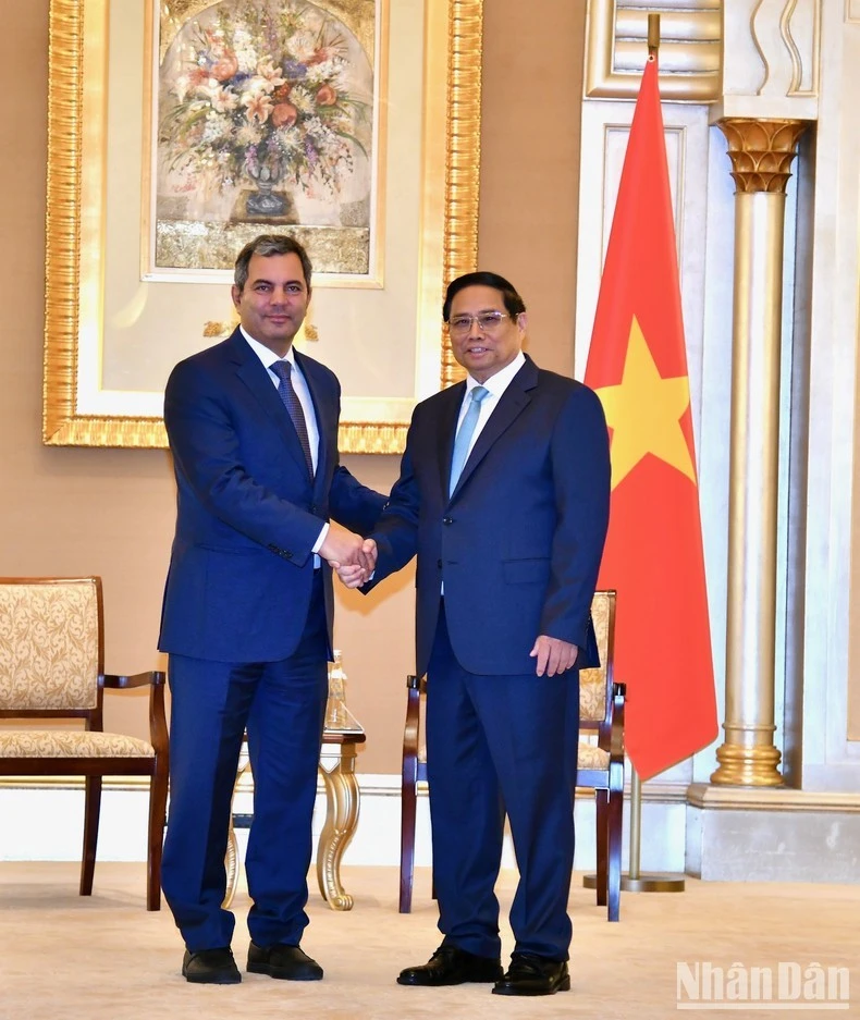 Thủ tướng Phạm Minh Chính tiếp 4 tập đoàn hàng đầu UAE do ông Tamer Wagih Salem, Chủ tịch Tập đoàn Prime Group dẫn đầu (Ảnh: Thanh Giang).