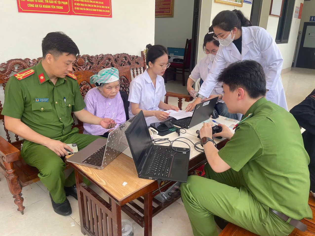 anh-2-thu-thap-thong-tin-va-du-lieu-tung-than-nhan-liet-si-tren-dia-ban-9.jpg
