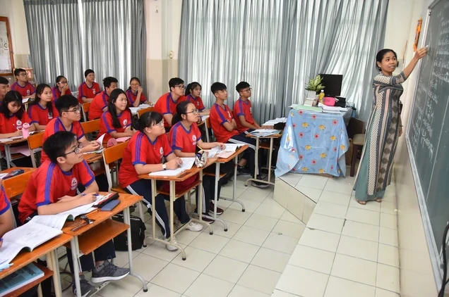 Học sinh Trường THPT Lương Thế Vinh (quận 1, TP HCM) trong một giờ học trên lớp. Ảnh: TẤN THẠNH