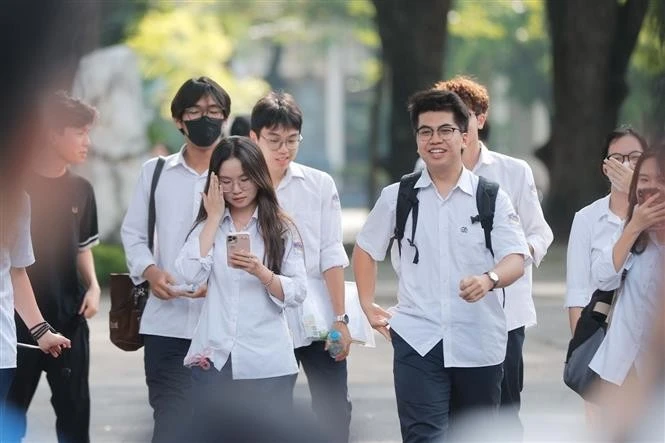 Bộ GD&amp;ĐT nêu, việc giữ nguyên lịch thi như đã công bố góp phần làm ổn định tâm lý cho học sinh. Ảnh: Minh Quyết/TTXVN
