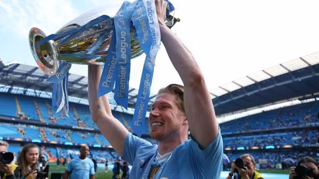 De Bruyne gặt hái mọi vinh quang với Man City.