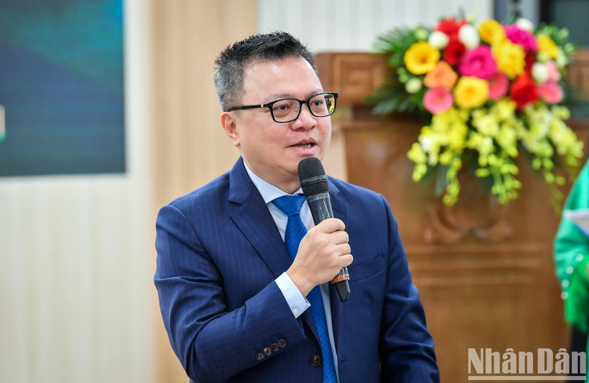 Tổng biên tập Lê Quốc Minh chia sẻ tại lễ ra mắt MV.