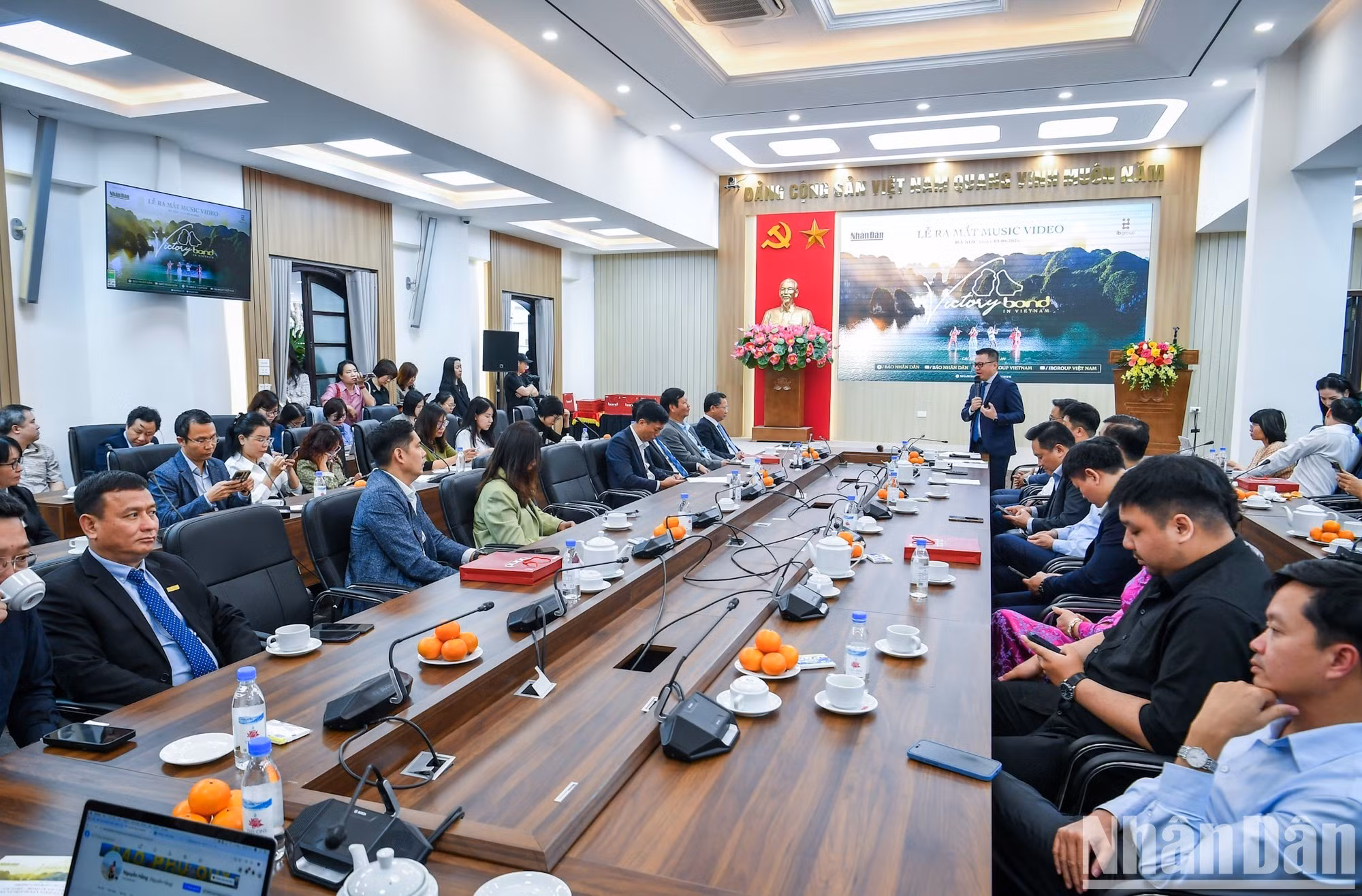 Toàn cảnh lễ ra mắt MV.