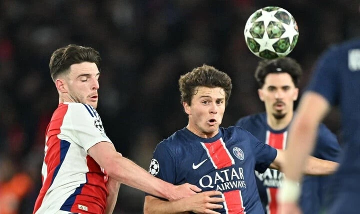 Arsenal bị PSG loại khỏi Cúp C1 châu Âu.