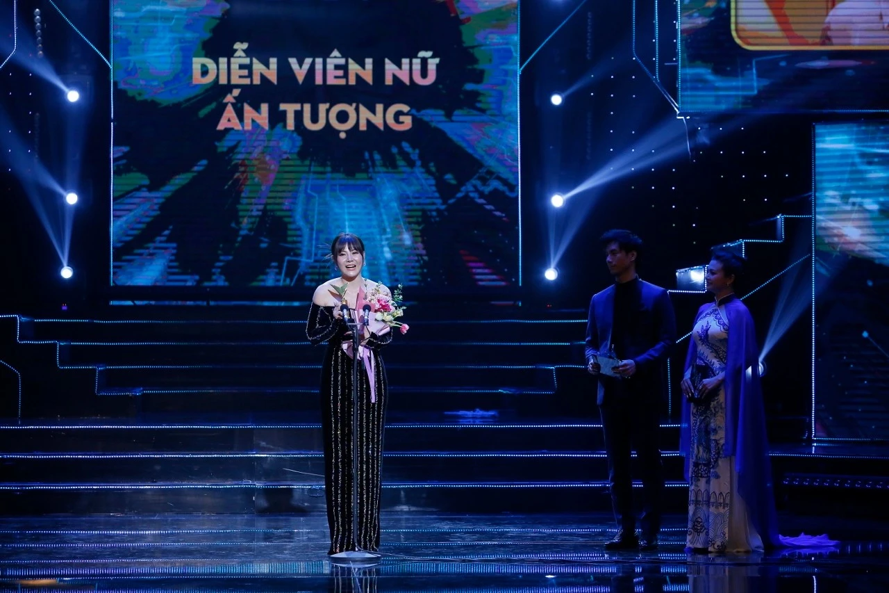 Diễn viên Thanh Hương nhận giải "Diễn viên nữ ấn tượng". Ảnh: BTC