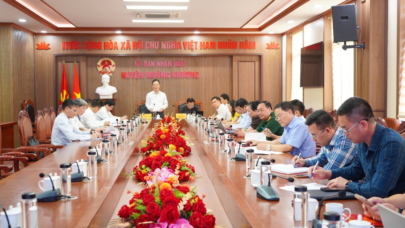 Quang cảnh buổi làm việc. mk1.jpg