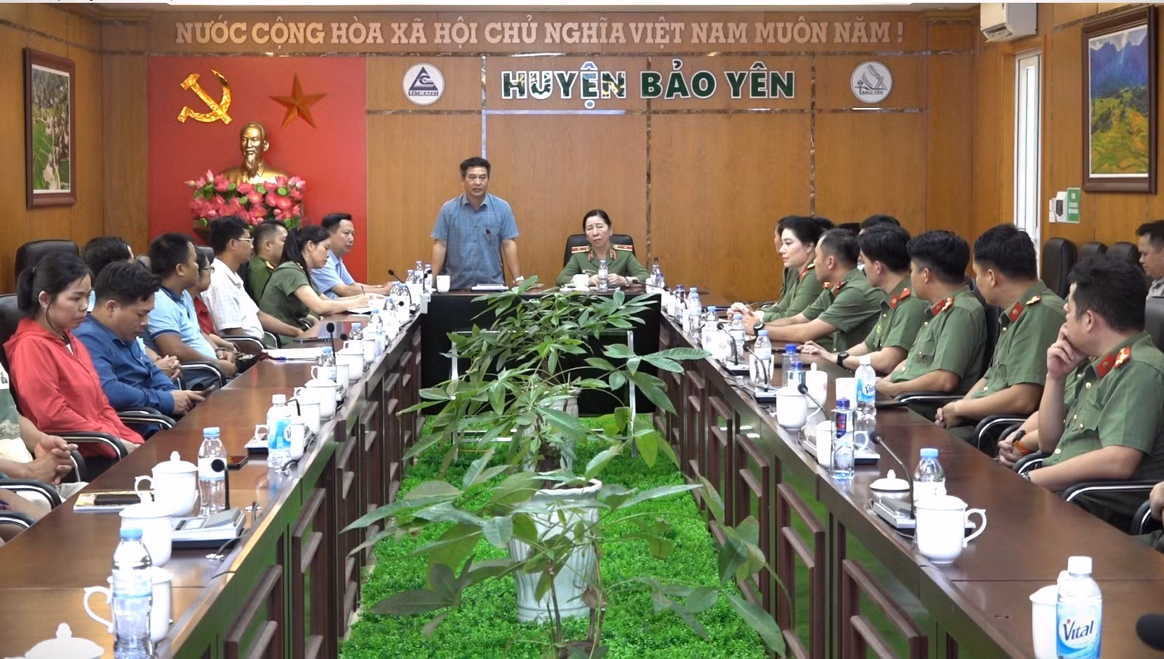 Cấp ủy, chính quyền huyện Bảo Yên báo cáo tóm tắt thiệt hại do cơn bão số 3 gây ra trên địa bàn huyện Bảo Yên..jpg