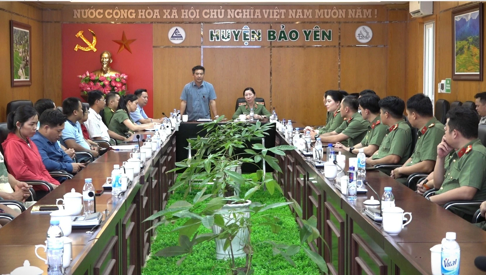 Cấp ủy, chính quyền huyện Bảo Yên báo cáo tóm tắt thiệt hại do cơn bão số 3 gây ra trên địa bàn huyện Bảo Yên..jpg