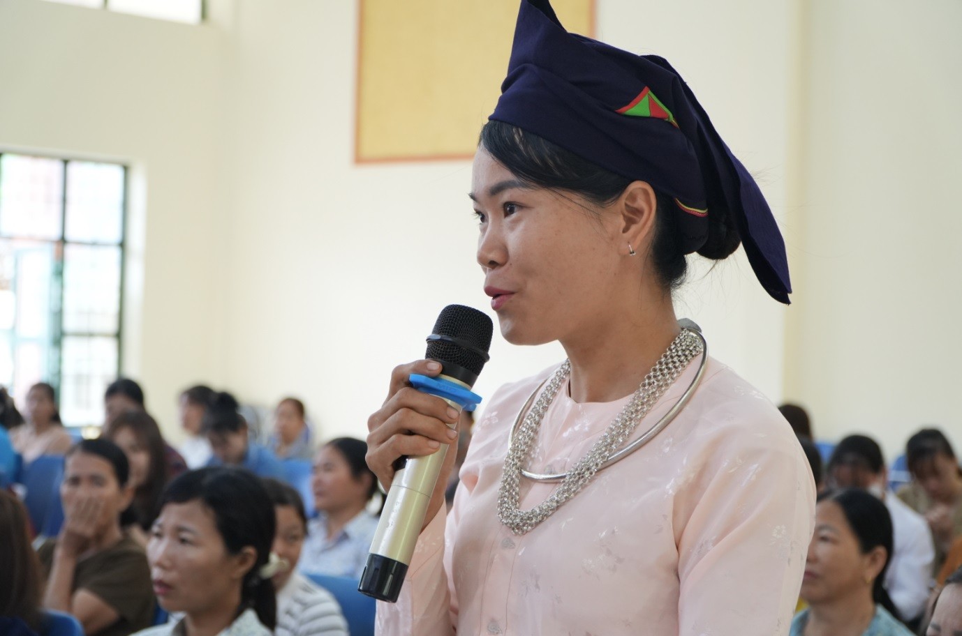 hoi-vien-phu-nu-y-kien.jpg