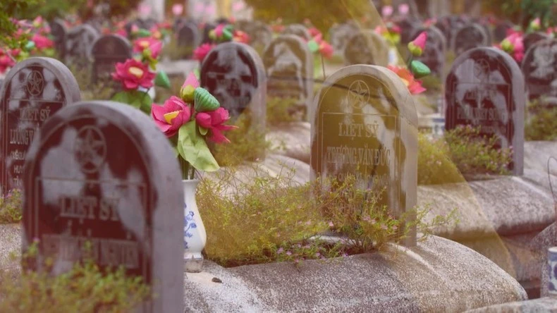 Các Anh hùng liệt sĩ đã hy sinh máu xương cho Tổ quốc.