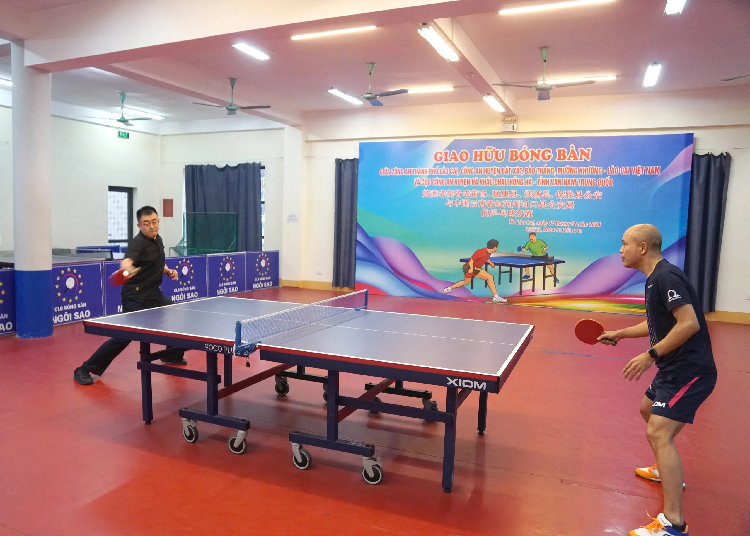 anh-8-giao-luu-giai-bong-ban-giua-2-nuoc-2-1.jpg