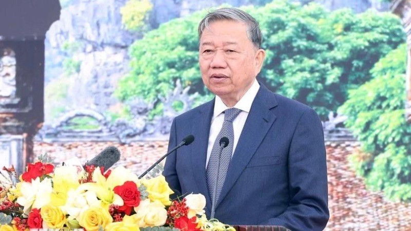 Tổng Bí thư Tô Lâm phát biểu tại Lễ phát động Tết trồng cây. tong-bi-thu-to-lam-du-le-phat-dong-tet-trong-cay-doi-doi-nho-on-bac-ho-xuan-at-ty-2025-31-1-690-9412-8383-6826.jpg