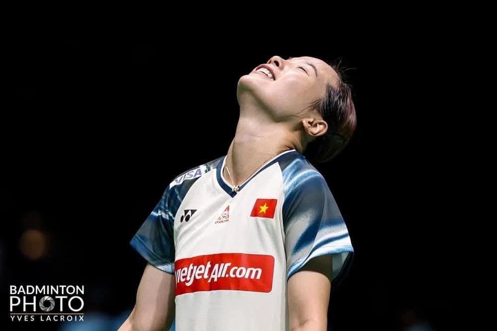 Nguyễn Thùy Linh giành chiến thắng thuyết phục trước tay vợt Pusarla Venkata Sindhu (hạng 12 thế giới). Ảnh Badminton