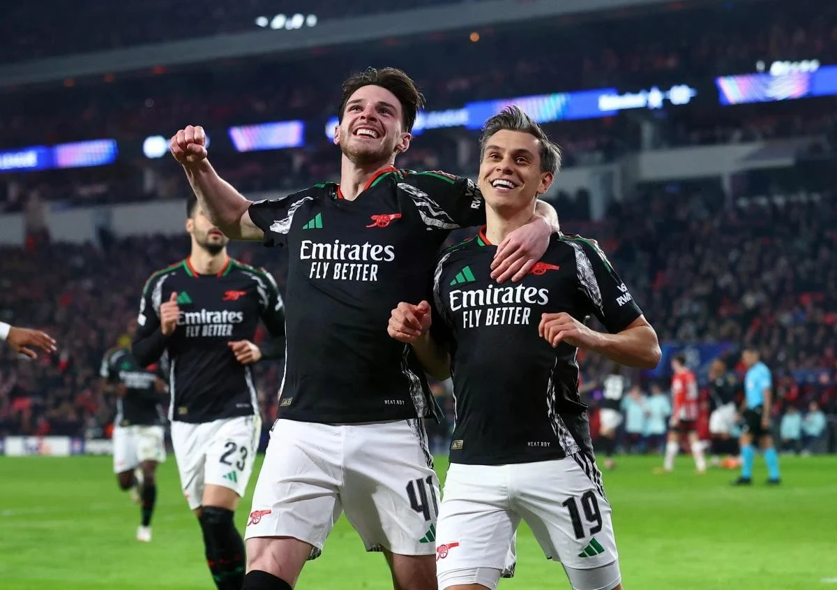 Arsenal thắng đậm PSV (Ảnh: Reuters).