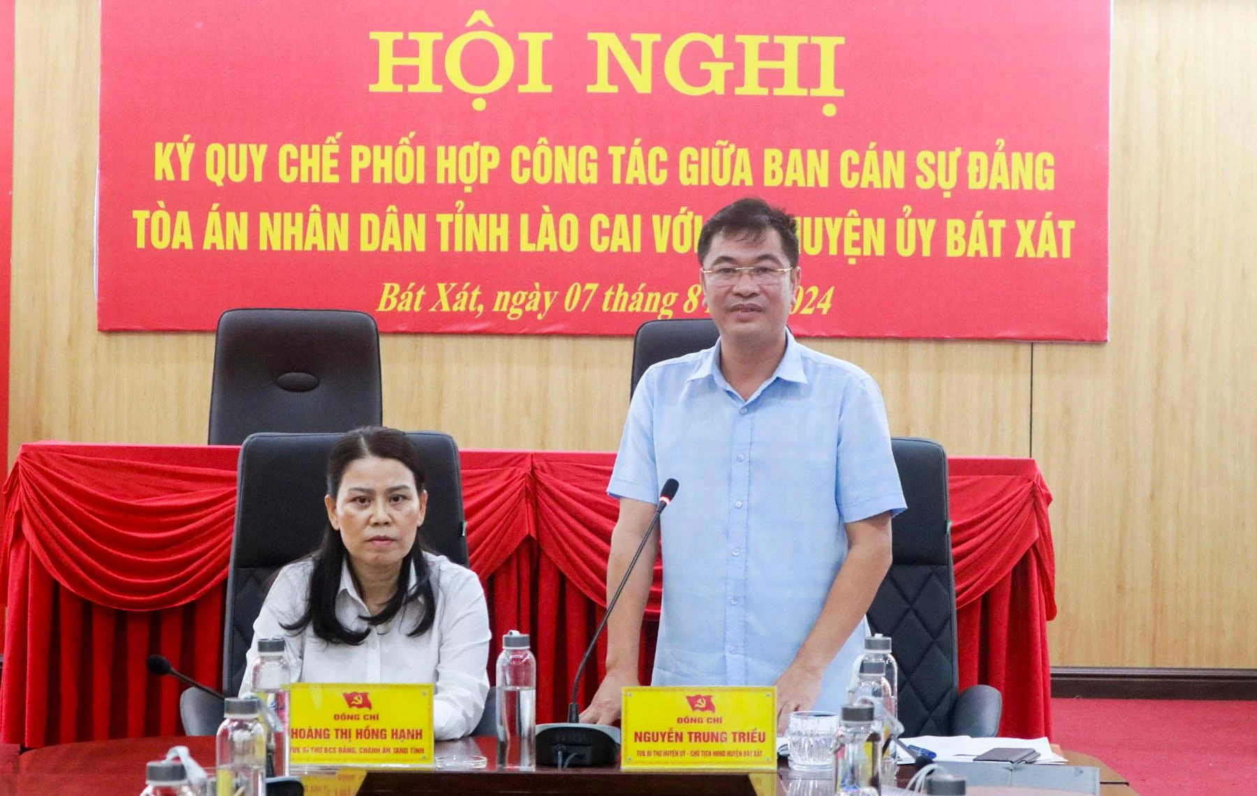 Bí thư Huyện ủy Bát Xát Nguyễn Trung Triều phát biểu tại Hội nghị.jpg