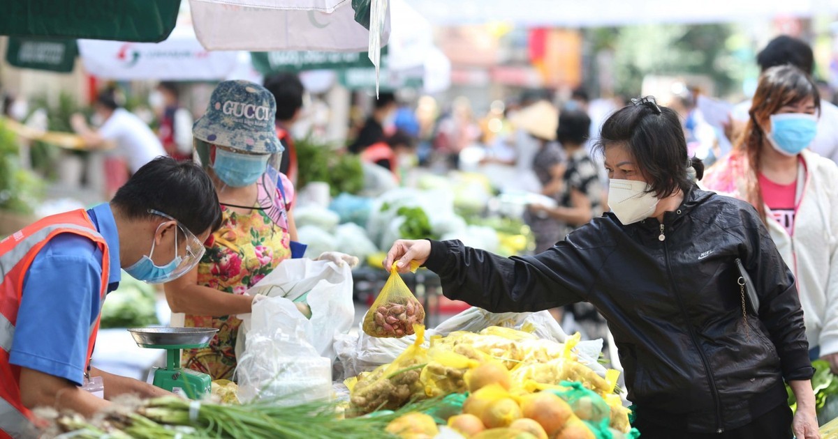 Chợ truyền thống vẫn là hình thức phân phối được ưa chuộng. chotruyenthong1-3801.jpg