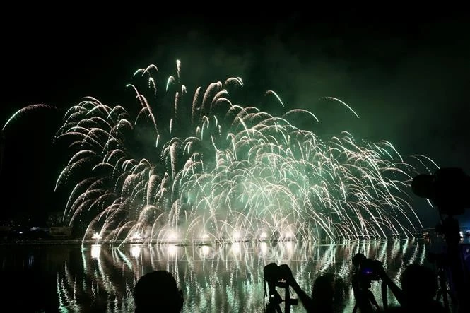 Màn trình diễn pháo hoa của đội Đà Nẵng. Ảnh: Trần Lê Lâm/TTXVN