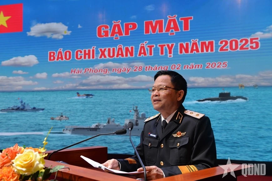 Trung tướng Nguyễn Văn Bổng, Bí thư Đảng ủy, Chính ủy Hải quân chủ trì hội nghị.