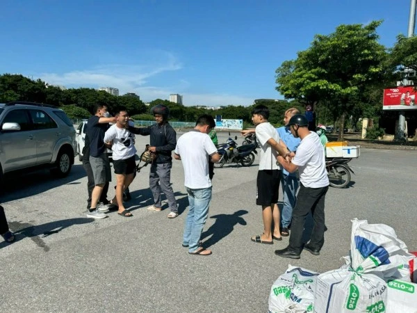 Cơ quan Công an bắt giữ hai đối tượng trong đường dây mua bán, vận chuyển trái phép chất ma túy từ Campuchia, Lào về Việt Nam tiêu thụ.
