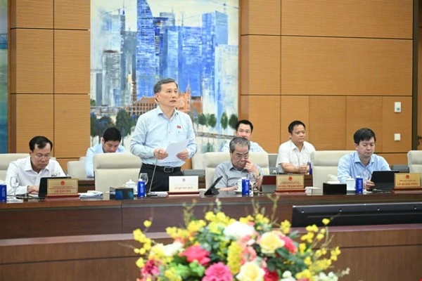 Chủ nhiệm Uỷ ban KH.CN&amp;MT Lê Quang Huy.