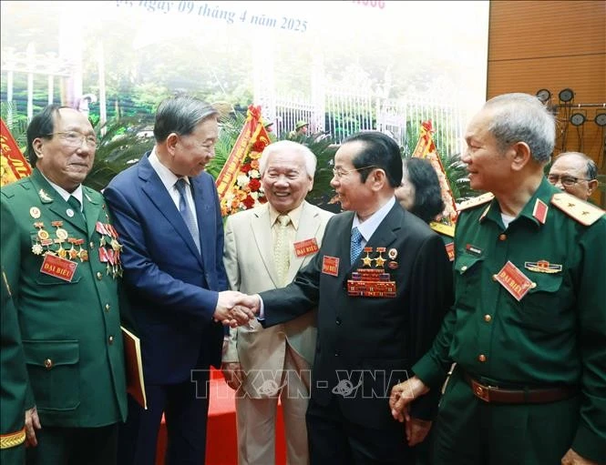 Tổng Bí thư Tô Lâm với các đại biểu. Ảnh: Trọng Đức/TTXVN