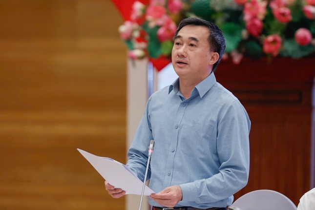 Thứ trưởng Bộ Y tế Trần Văn Thuấn. Thứ trưởng Bộ Y tế Trần Văn Thuấn.