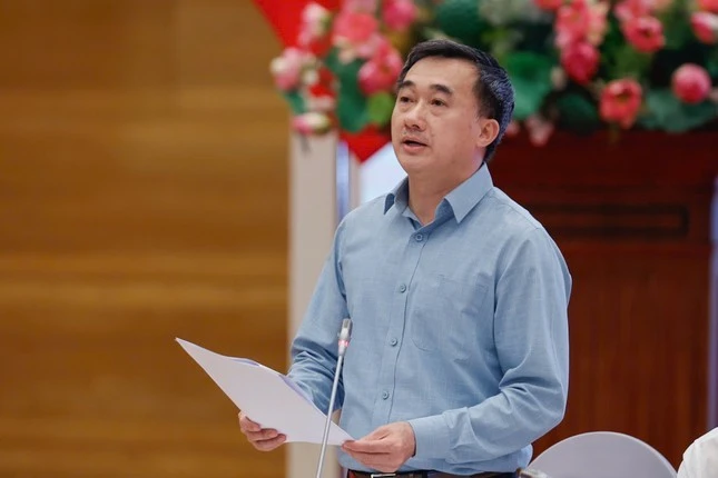 Thứ trưởng Bộ Y tế Trần Văn Thuấn.