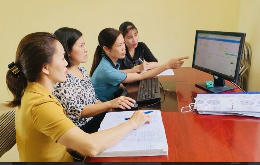 Hội Liên hiệp phụ nữ tỉnh Hưng Yên ứng dụng công nghệ thông tin trong hoạt động Hội. Ảnh: Hội Liên hiệp phụ nữ Việt Nam. to-chuc-cuoc-thi-ung-dung-cong-n-3036-1637.jpg