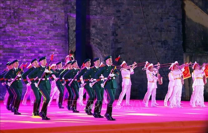 Chương trình biểu diễn của Đoàn quân nhạc Quân đội nhân dân Việt Nam. Ảnh: Phạm Kiên/TTXVN