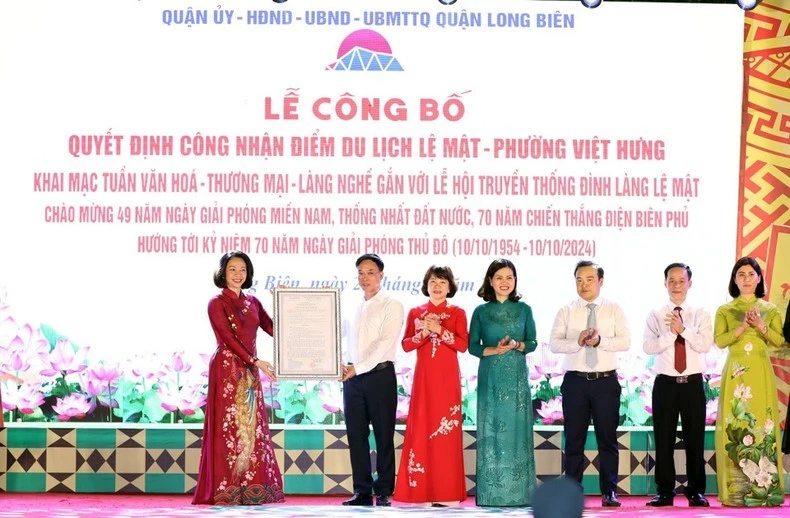 Làng rắn Lệ Mật nay đã trở thành điểm du lịch của thành phố.