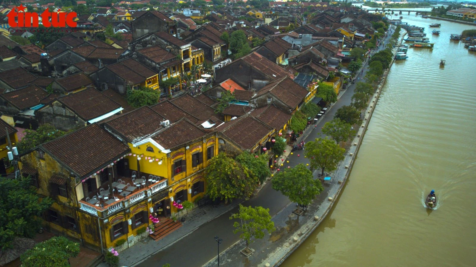 Phố Hội sông Hoài trên bến dưới thuyền từ xa xưa.