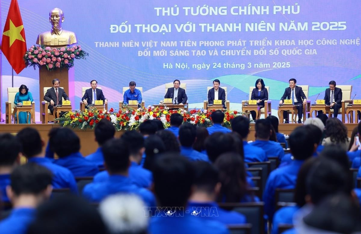 Ngày 24/3/2025, Thủ tướng Phạm Minh Chính và đại diện các bộ, ngành tham dự đối thoại với thanh niên Việt Nam năm 2025. Ảnh: Dương Giang/TTXVN Ngày 24/3/2025, Thủ tướng Phạm Minh Chính và đại diện các bộ, ngành tham dự đối thoại với thanh niên Việt Nam năm 2025. Ảnh: Dương Giang/TTXVN