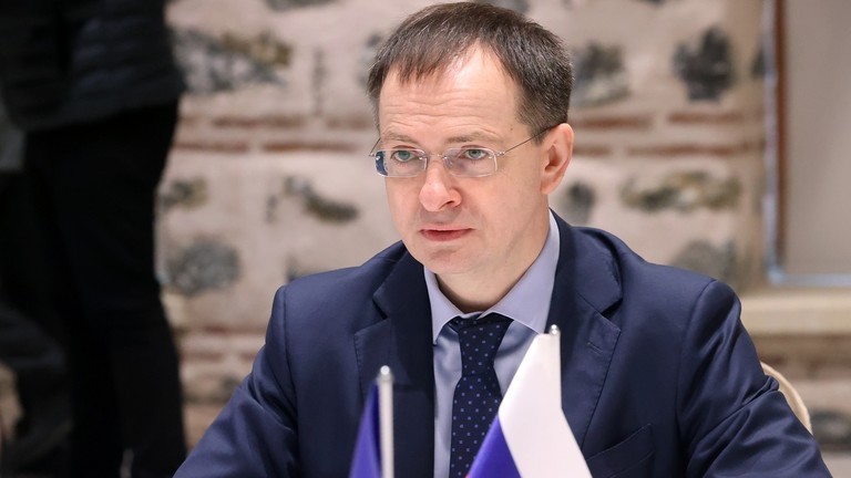 Ông Vladimir Medinsky trong cuộc đàm phán giữa Liên bang Nga và Ukraine tại Istanbul, Thổ Nhĩ Kỳ vào ngày 29/3/2022. Ảnh: Sputnik Ông Vladimir Medinsky trong cuộc đàm phán giữa Liên bang Nga và Ukraine tại Istanbul, Thổ Nhĩ Kỳ vào ngày 29/3/2022. Ảnh: Sputnik