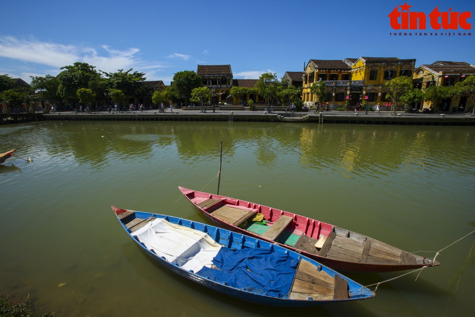 Trên sông Hoài. Trên sông Hoài.