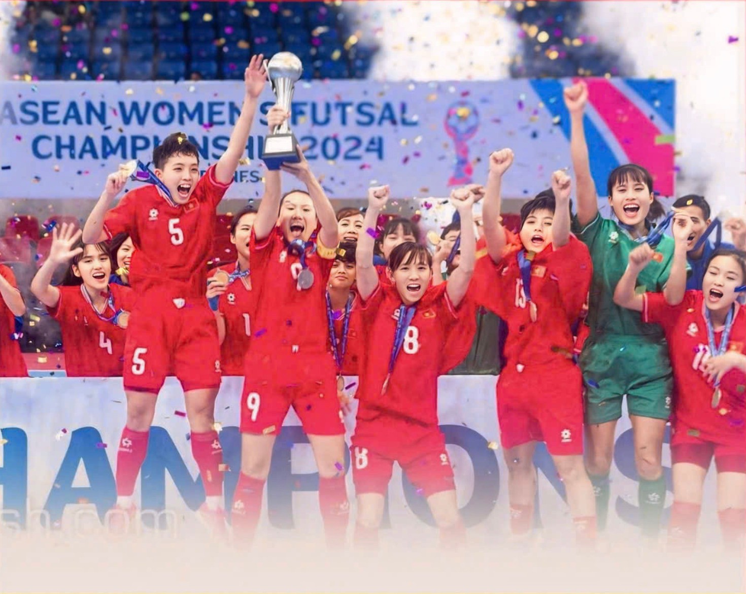 Đội tuyển futsal nữ Việt Nam nhận thưởng "khủng" sau chức vô địch Đông Nam Á. Ảnh: VFF Đội tuyển futsal nữ Việt Nam nhận thưởng "khủng" sau chức vô địch Đông Nam Á. Ảnh: VFF