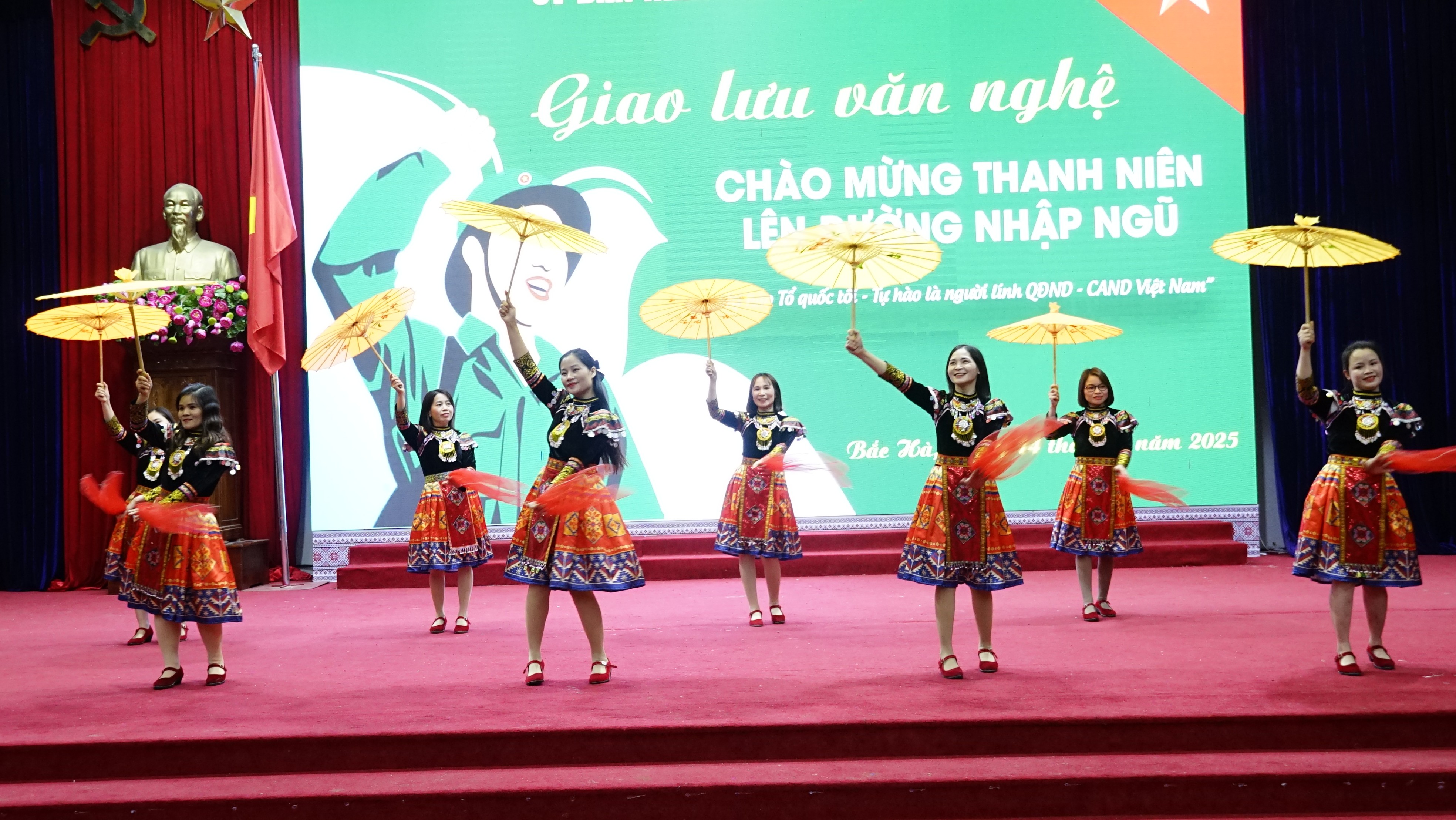 Các tiết mục văn nghệ đặc sắc. dsc8178.jpg