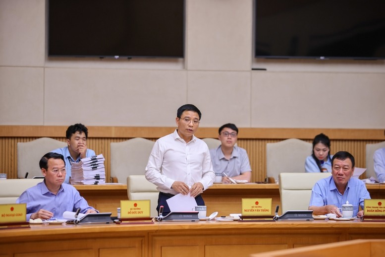 Các bộ trưởng phát biểu tại phiên họp - Ảnh: VGP/Nhật Bắc Các bộ trưởng phát biểu tại phiên họp - Ảnh: VGP/Nhật Bắc