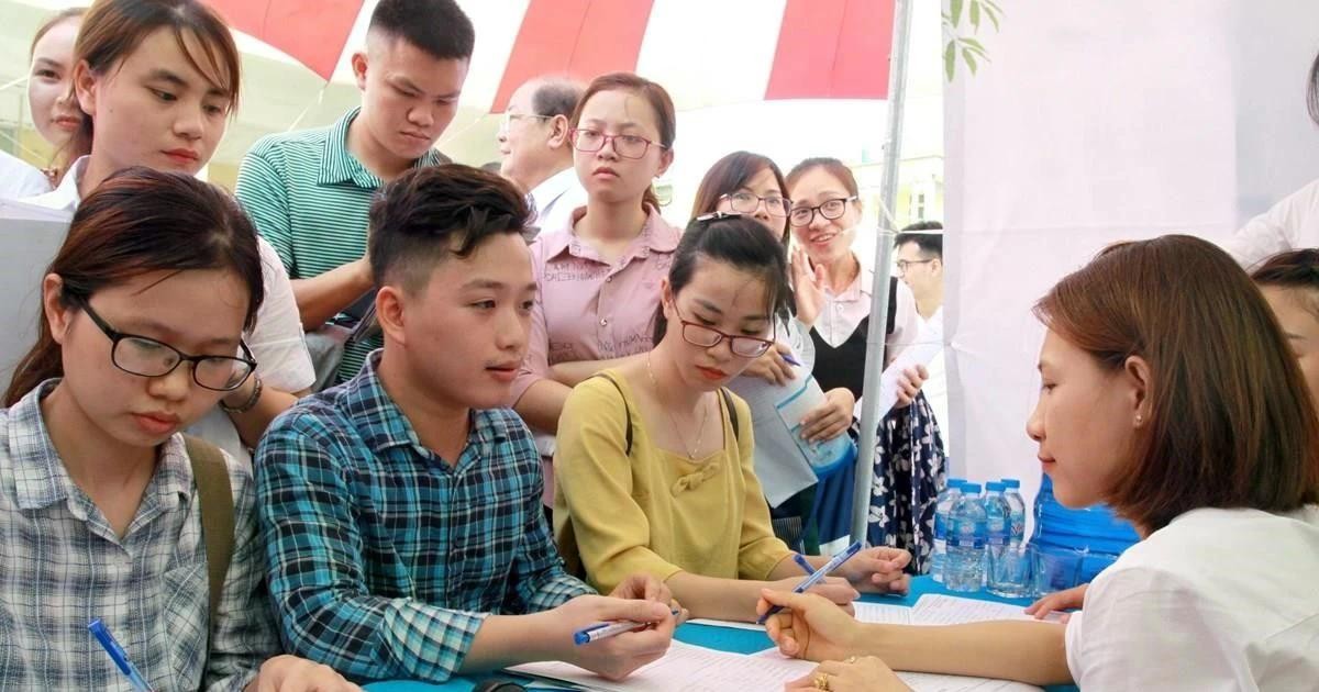 Phỏng vấn tuyển dụng người lao động. (Ảnh: TTXVN) laodong.jpg