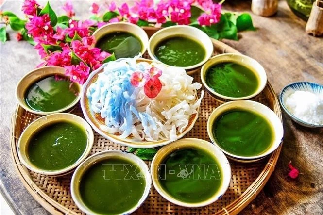 Món ẩm thực độc đáo tại Điểm du lịch cộng đồng Cồn Chim. Ảnh: TTXVN phát