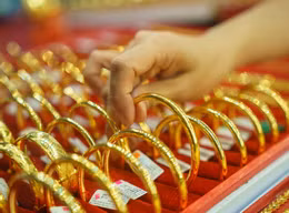 Giá vàng thế giới tăng mạnh sau hàng loạt yếu tố hỗ trợ. Ảnh: HH