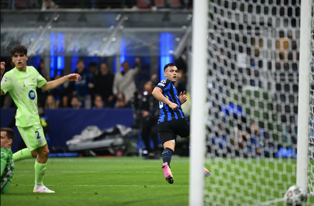 Davide Frattesi ghi bàn nâng tỉ số lên 4-3 Davide Frattesi ghi bàn nâng tỉ số lên 4-3