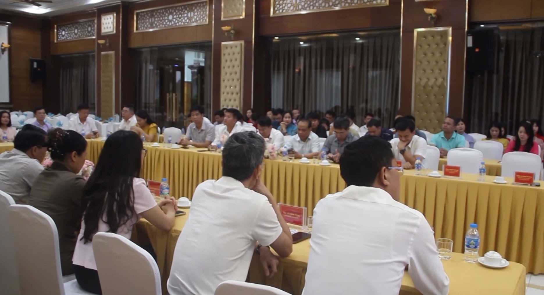 Quang cảnh buổi gặp mặt. quang-c-nh.jpg