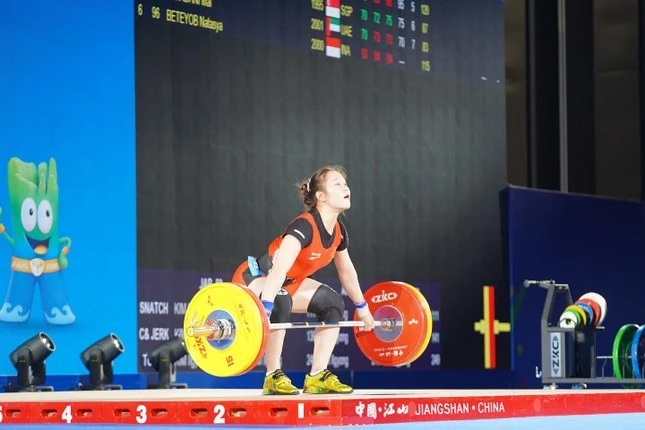 Quàng Thị Tâm thi đấu hạng cân 59 kg nữ giải Vô địch châu Á 2025