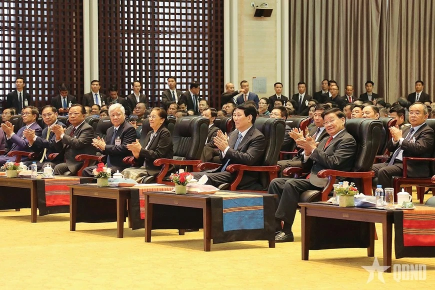 Chủ tịch nước Lương Cường và Tổng Bí thư, Chủ tịch nước Lào Thongloun Sisoulith dự Giao lưu Hữu nghị Việt - Lào với chủ đề “Tình sâu hơn nước Hồng Hà - Cửu Long”.