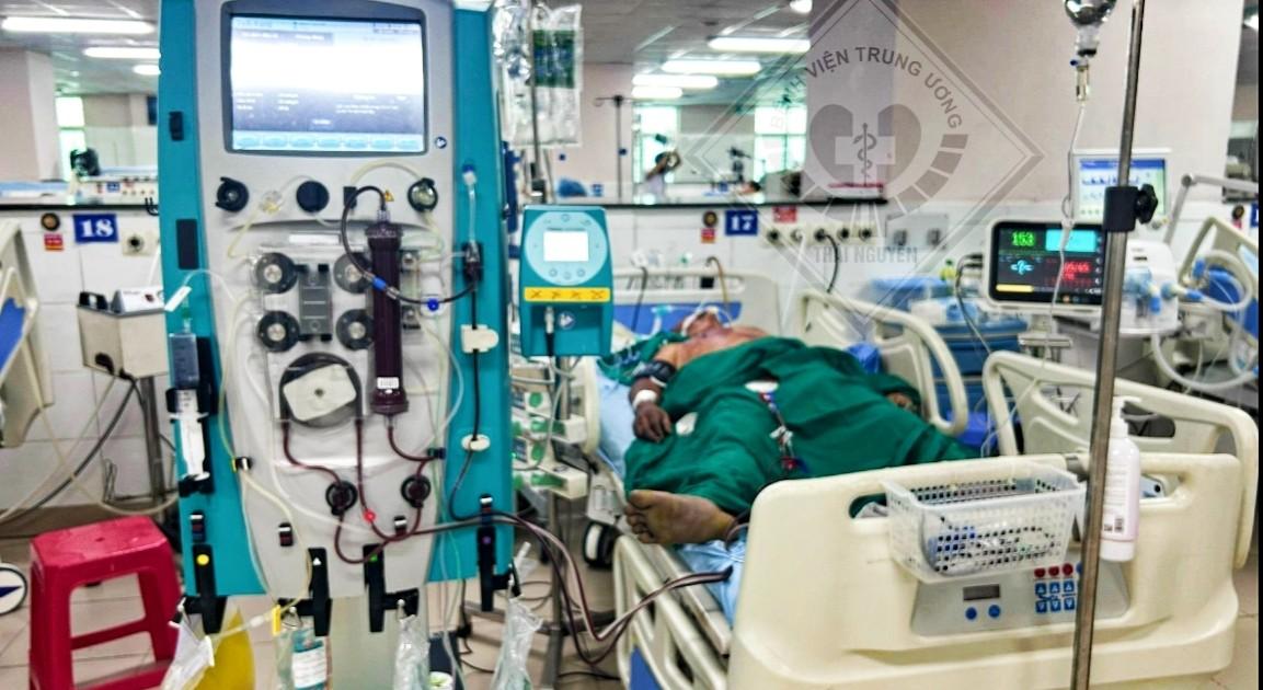 Ông N.V.H điều trị tại Bệnh viện Trung ương Thái Nguyên. ong-h-3330-3848.jpg