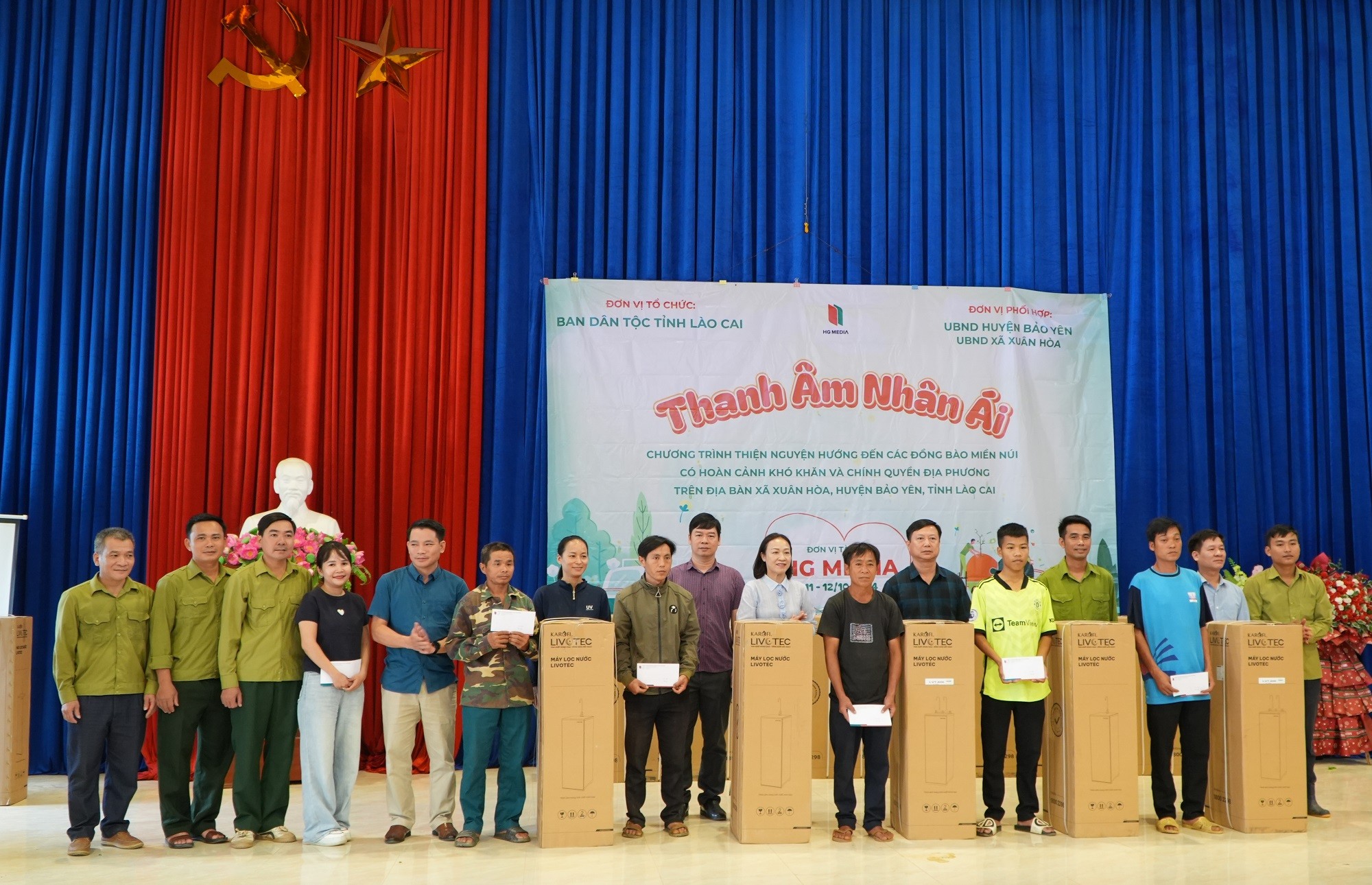 Trao máy lọc nước cho các hộ nghèo, hộ có hoàn cảnh khó khăn ở xã Xuân Hòa. trao-may-loc-nuoc-cho-cac-ho-ngheo-ho-co-hoan-canh-kho-khan-xa-xuan-hoa-4197.jpg