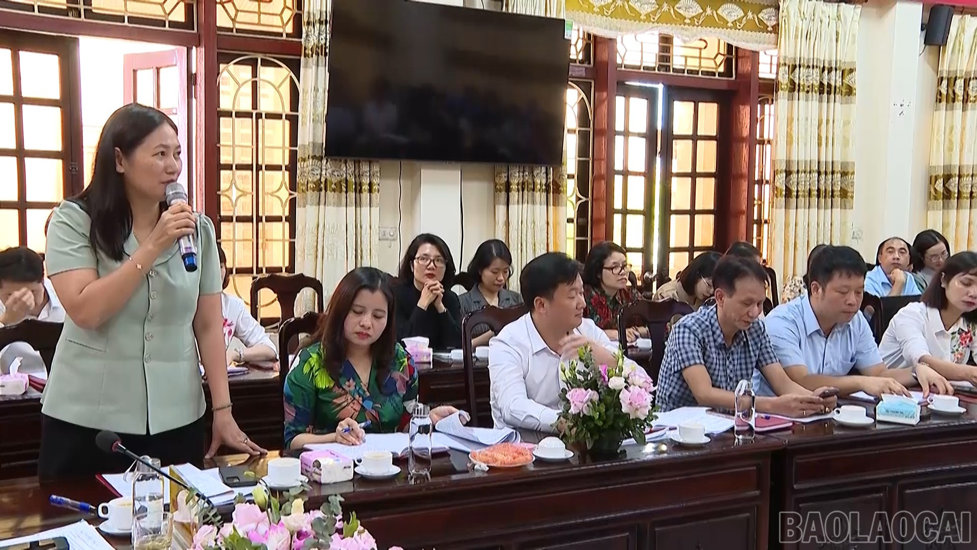 Đại biểu phát biểu ý kiến. baolaocai-br_anh-yen-bai-1-copy.jpg