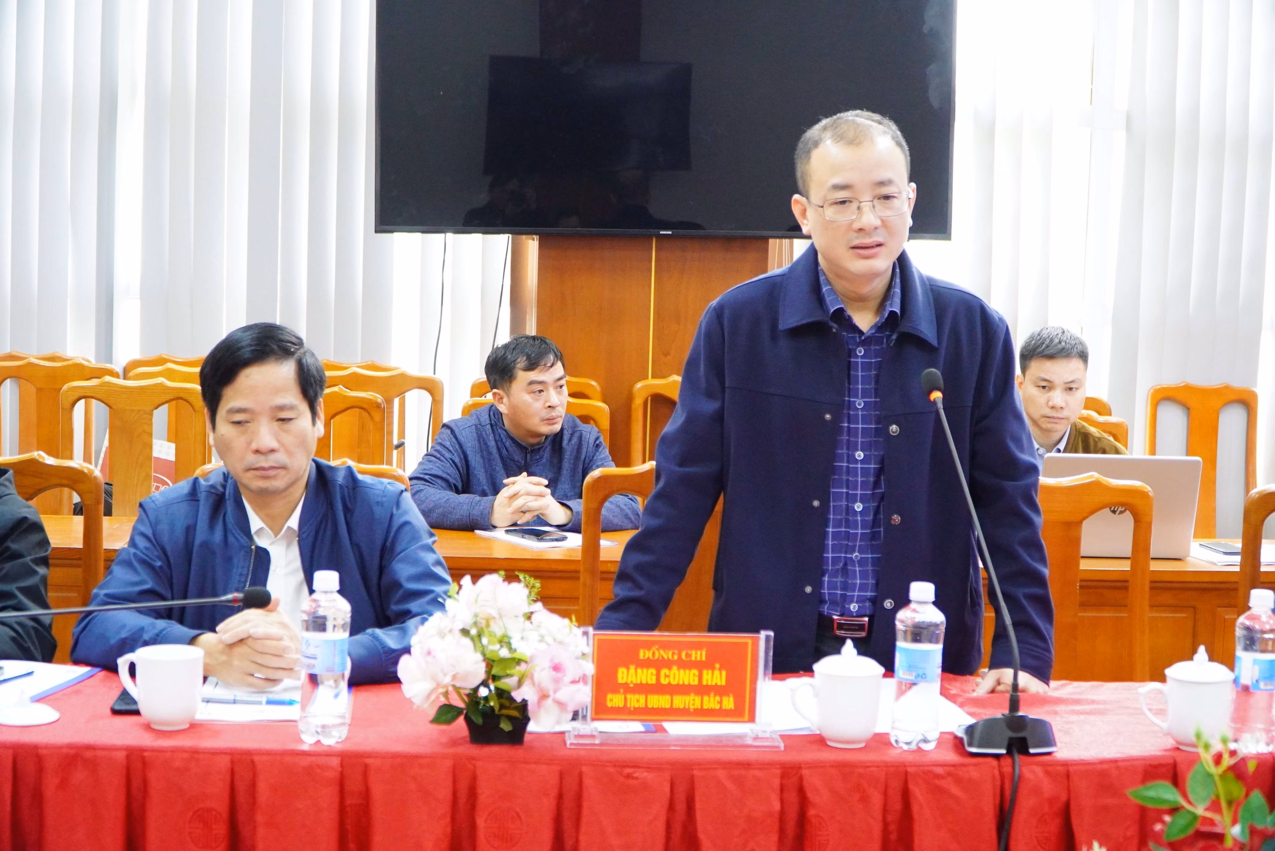 dc-dang-cong-hai-chu-tich-ubnd-huyen-phat-bieu-tai-hoi-nghi.jpg
