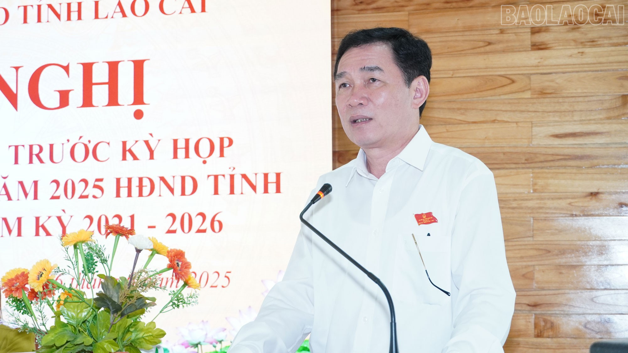 Đại biểu HĐND tỉnh tiếp xúc cử tri 2 cụm xã và thị trấn của huyện Văn Bàn ảnh 4 baolaocai-tr_vb6.jpg